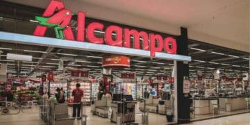 Cierre supermercados Alcampo.